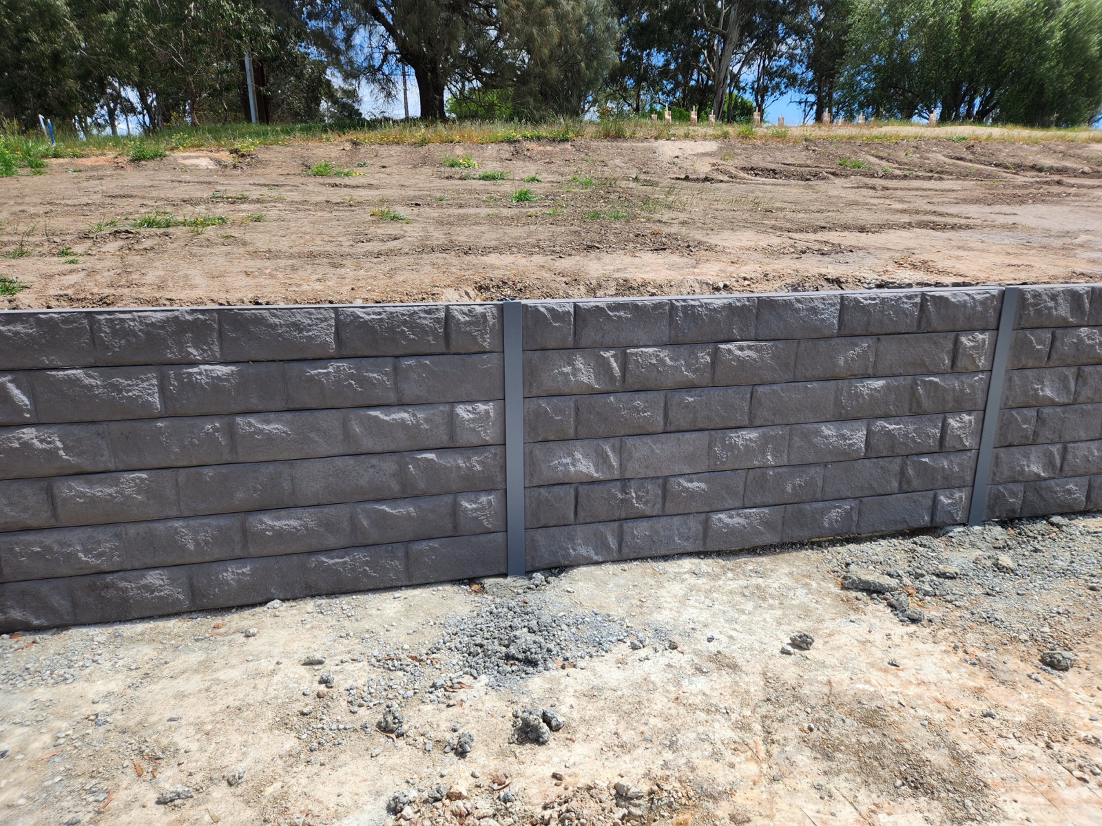 Commercial-grade retaining wall install, large crew, Adelaide